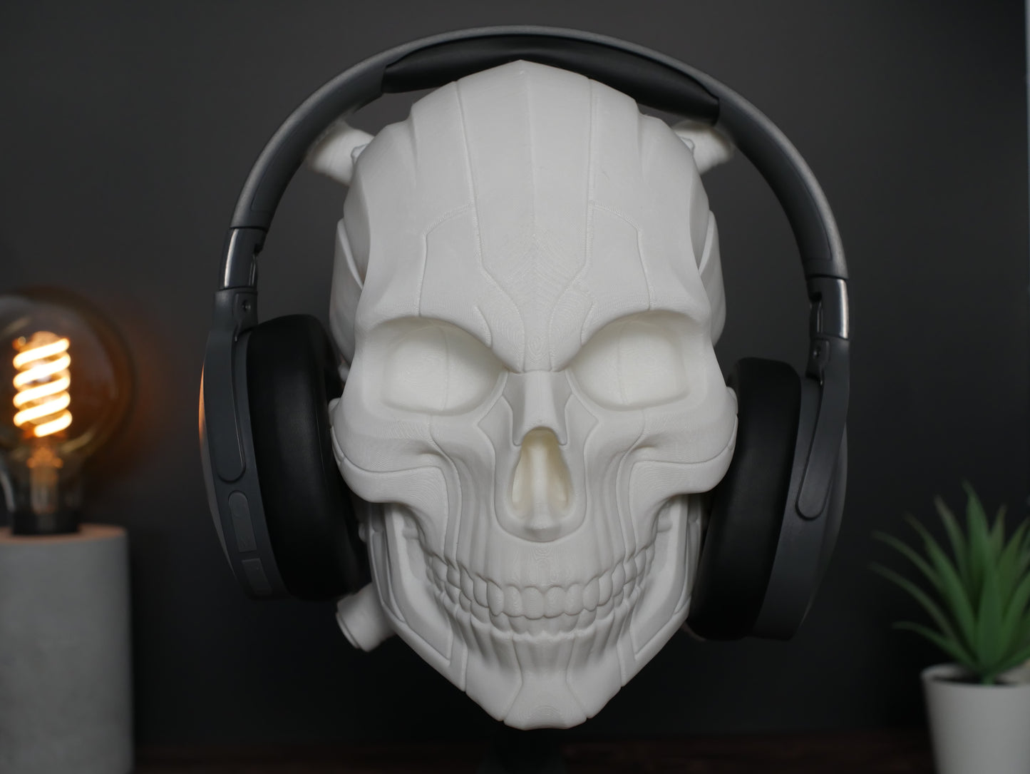 Skull Headphone Stand - Dark Touch for Gamers