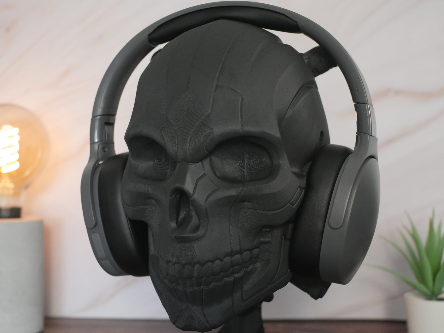 Skull Headphone Stand - Dark Touch for Gamers