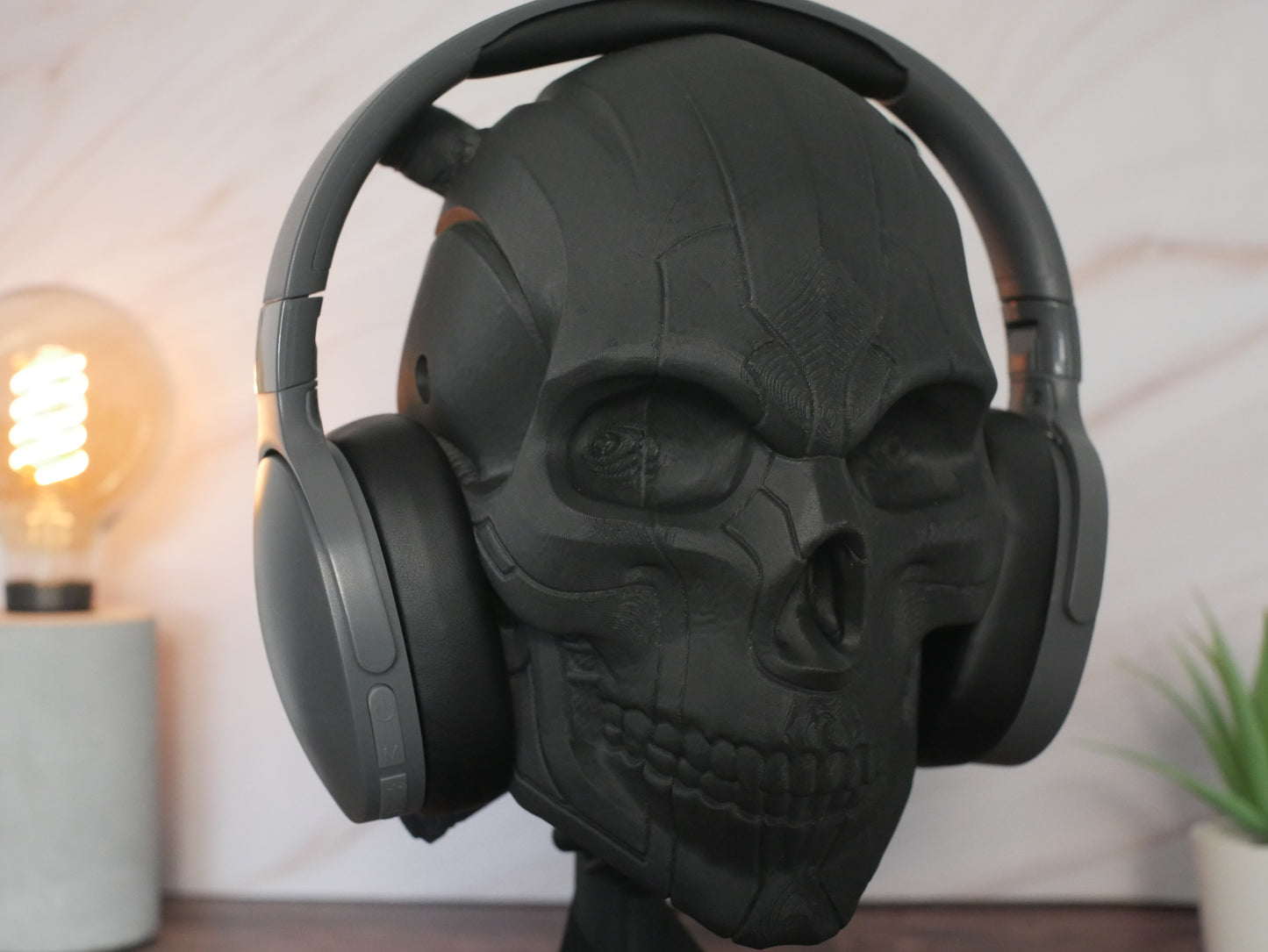 Skull Headphone Stand - Dark Touch for Gamers