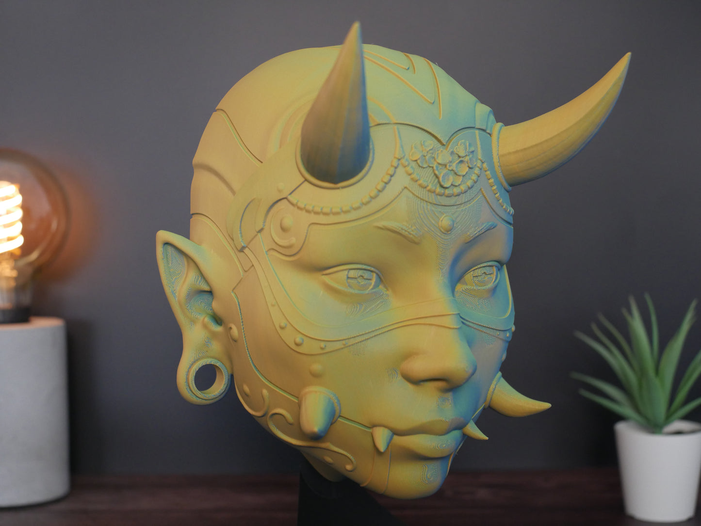 Soporte para auriculares Hannya: diseño único que cambia de color