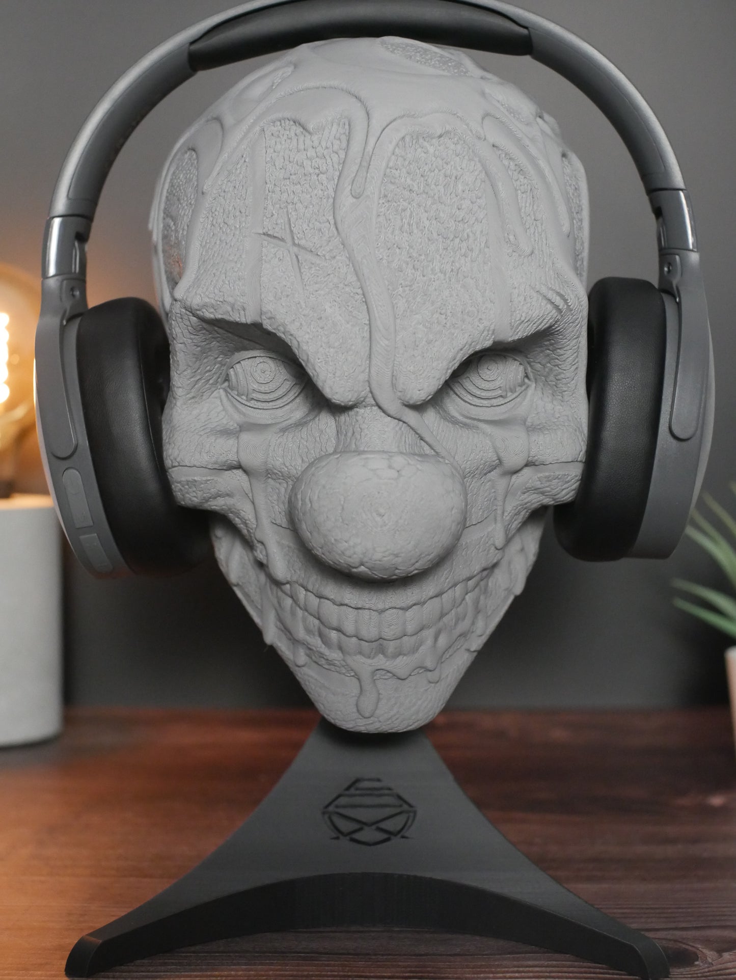 Horror Headphone Stand - Juggling Clown | Headphone Stands