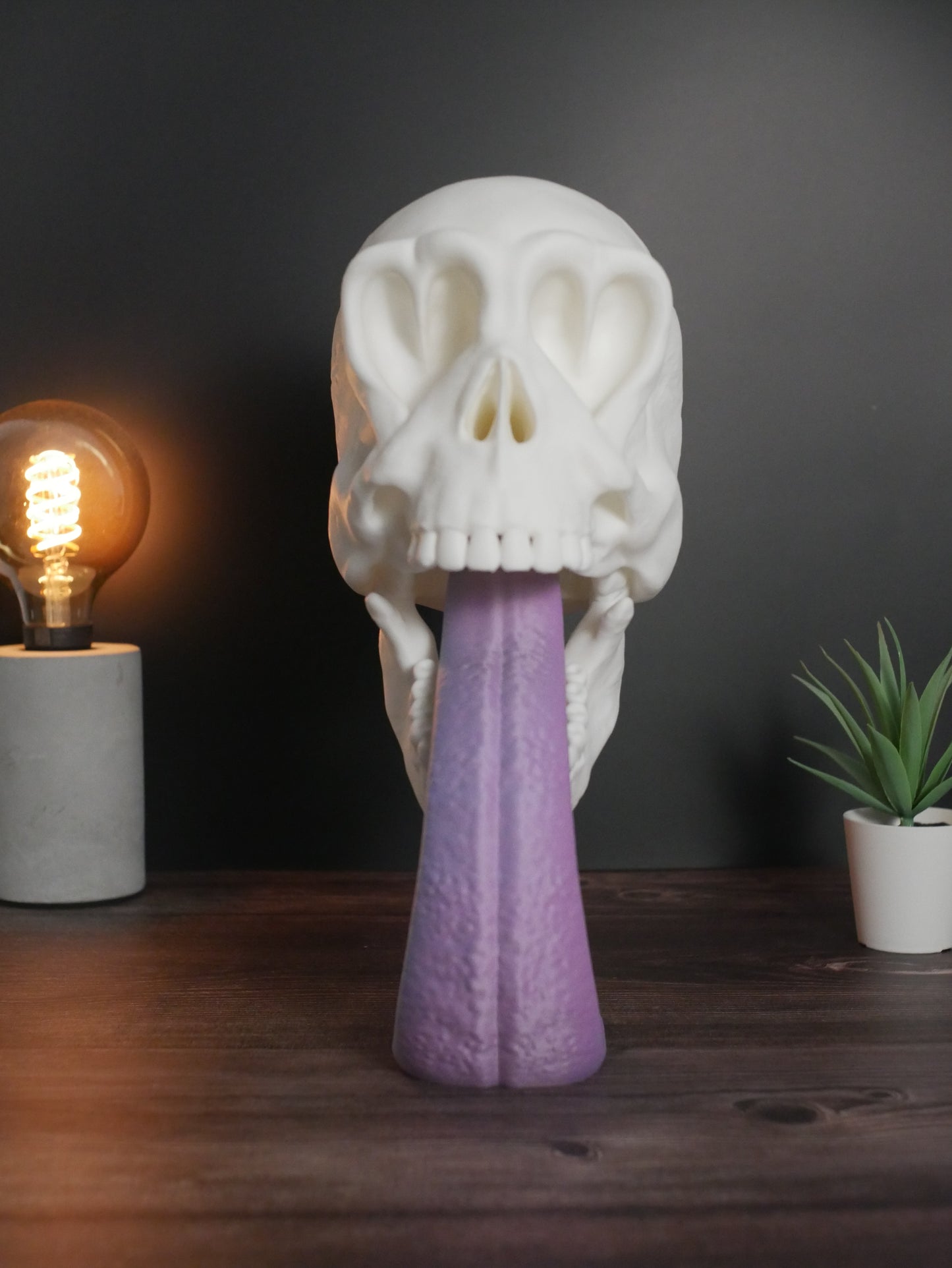 Soporte para Auriculares con Forma de Calavera con Diseño de Calavera Enamorada y Lengua Grande
