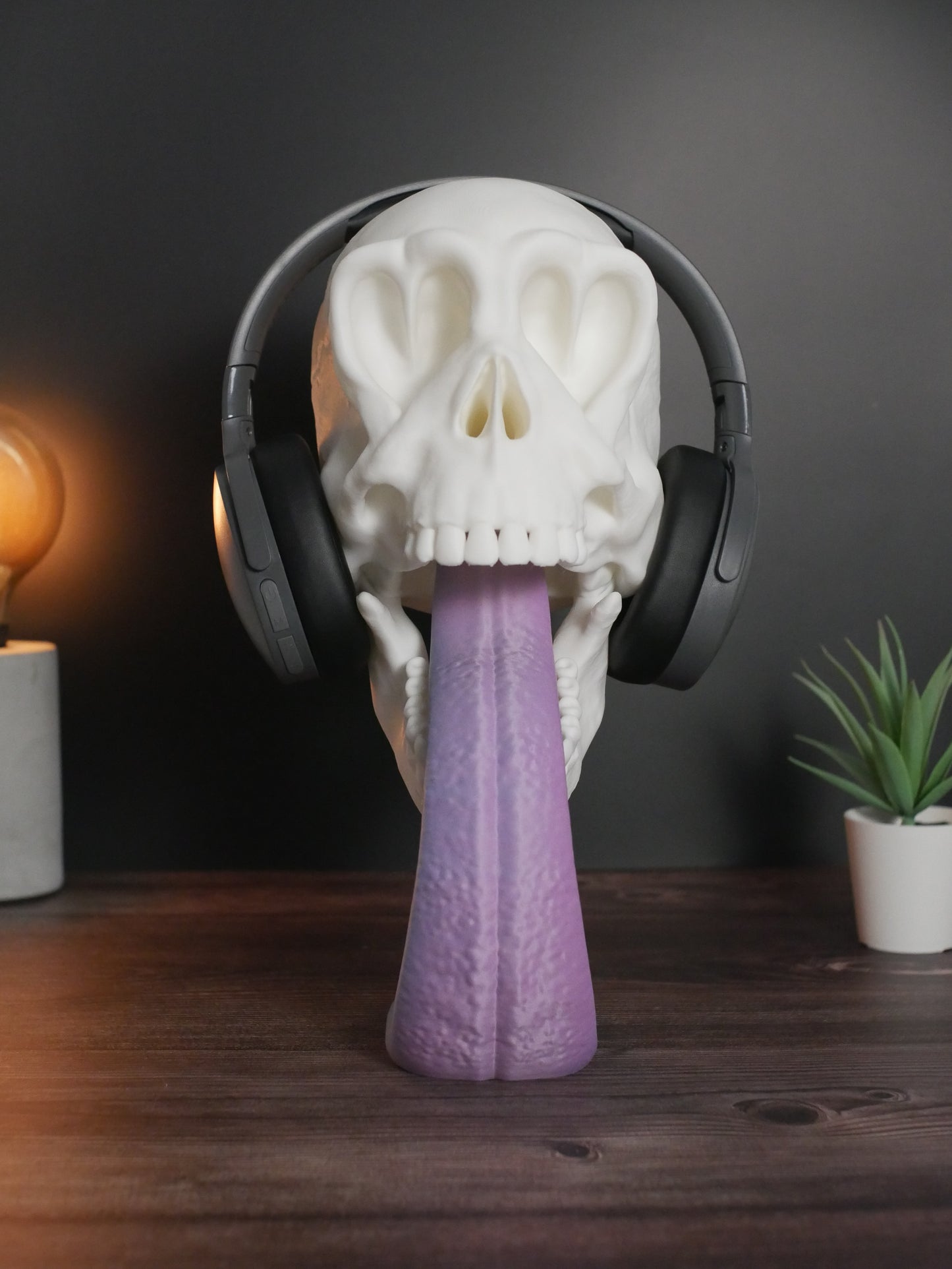 Soporte para Auriculares con Forma de Calavera con Diseño de Calavera Enamorada y Lengua Grande