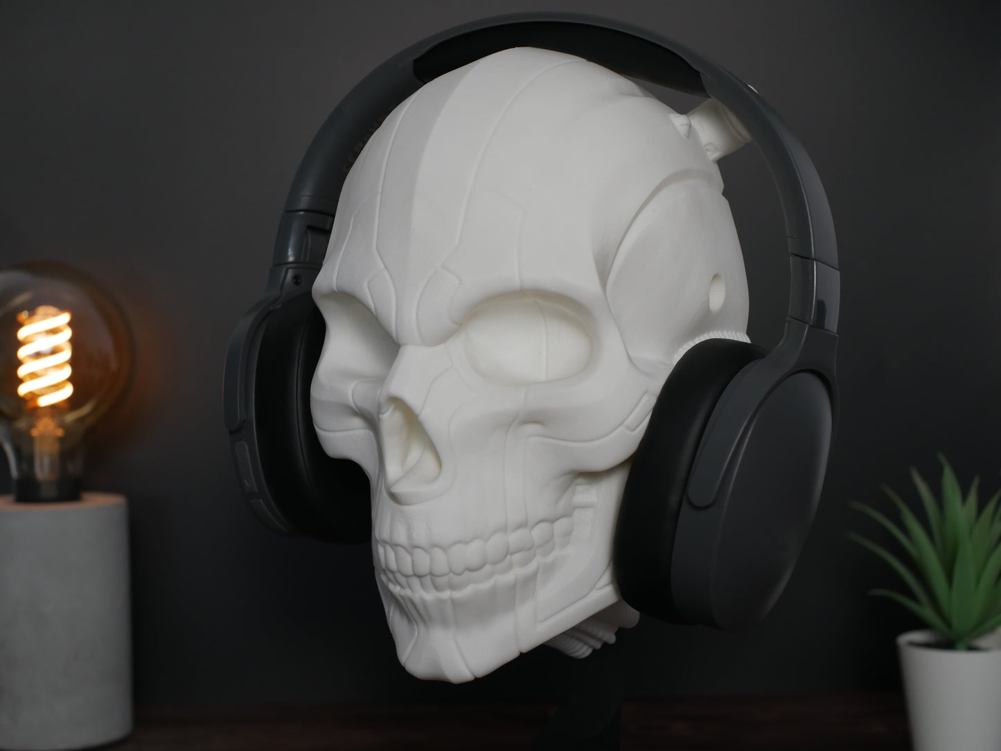 Skull Headphone Stand - Dark Touch for Gamers